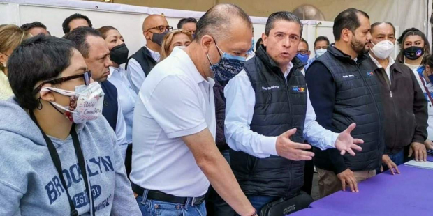 El alcalde Giovani Gutiérrez recibió a los vecinos de Coyoacán en el marco del "Miércoles Contigo".