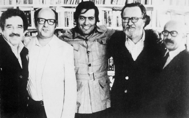 Gabriel García Márquez, Jorge Edwards, Mario Vargas Llosa, José Donoso y Ricardo Muñoz Suay, Barcelona, 1974.