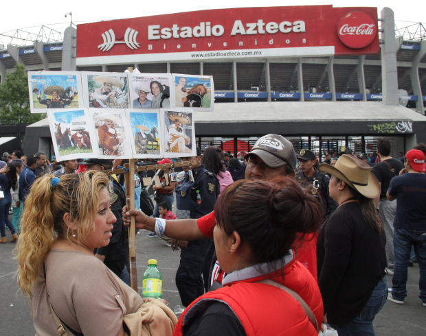 Fans acudieron al concierto de despedida de Vicente Fernández.
