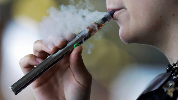 Un nuevo estudio de las universidad Johns Hopkins y de Nueva York indica que los usuarios hombres de cigarrillos electrónicos tienen dos veces más probabilidad de sufrir disfunción eréctil.