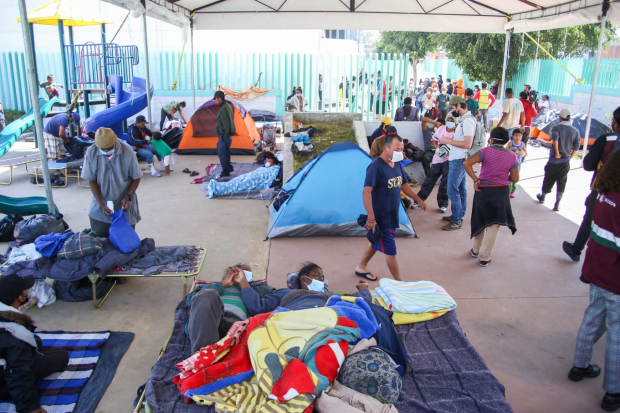 Las autoridades tenían previsto instalar a los migrantes en el Deportivo Santa Martha Acatitla