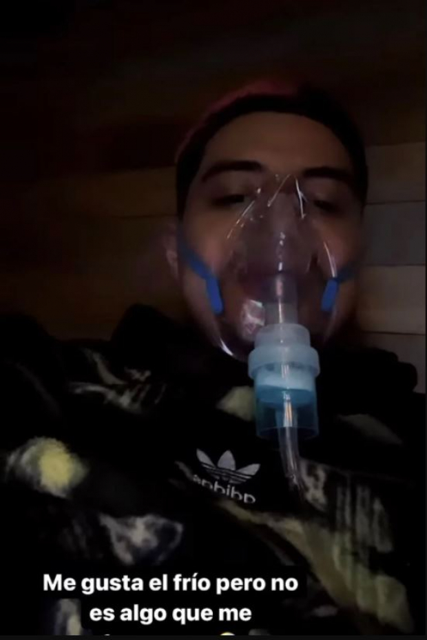 Eduin Caz aparece con máscara de oxígeno