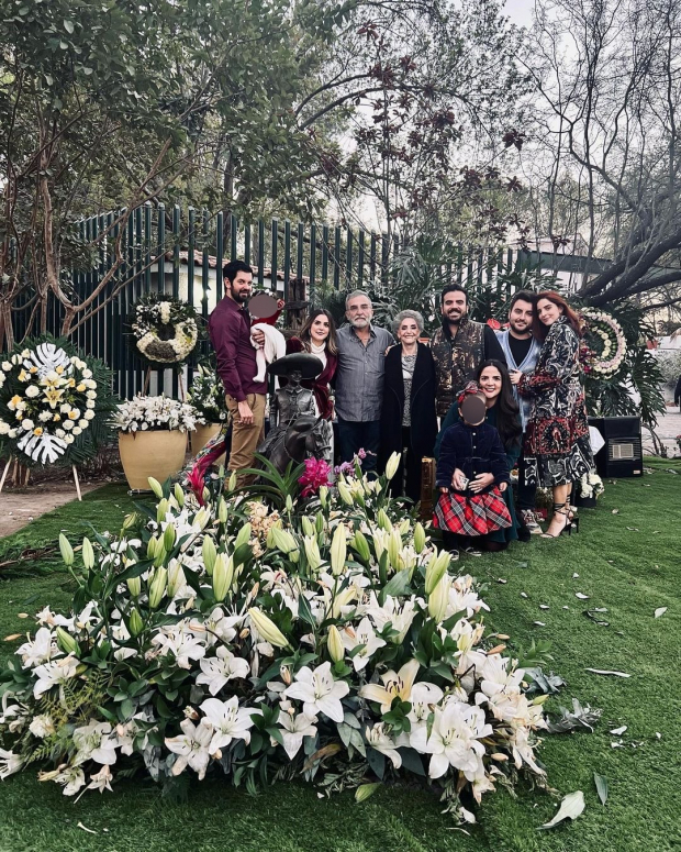 Familia de Vicente Fernández celebra su primera navidad sin el charro