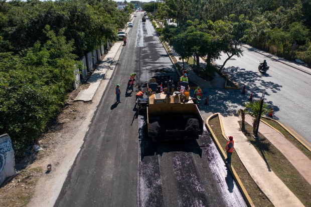 El gobernador, Carlos Joaquín, señaló que durante su administración se han hecho distintas obras viales y urbanas