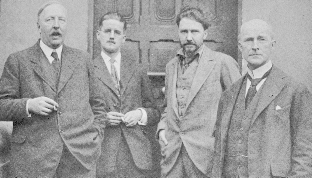 Ford Madox Ford, James Joyce, Ezra Pound y John Quinn, el abogado a cargo de la defensa legal del Ulises en Estados Unidos.