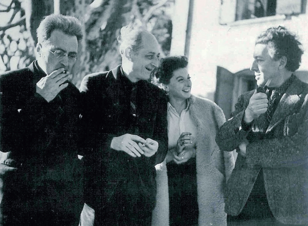 Victor Serge, Benjamin Péret, Remedios Varo y André Breton en Marsella, 1940.