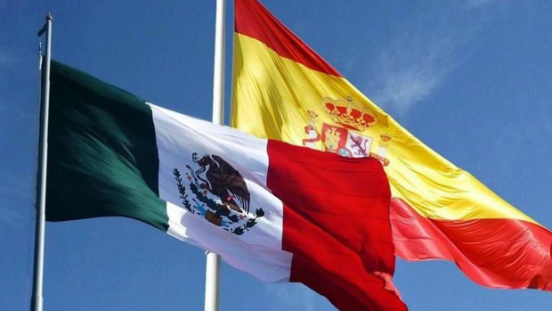 Las banderas de México y España, en una foto de archivo.
