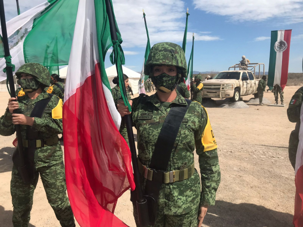 Elementos de las fuerzas armadas durante la conmemoración del 109 Aniversario del Día del Ejército Mexicano.