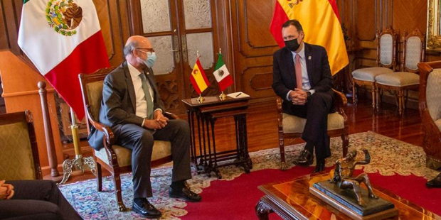 El diplomático de España y los representantes de la CAMESCOM acordaron mantener una comunicación abierta.