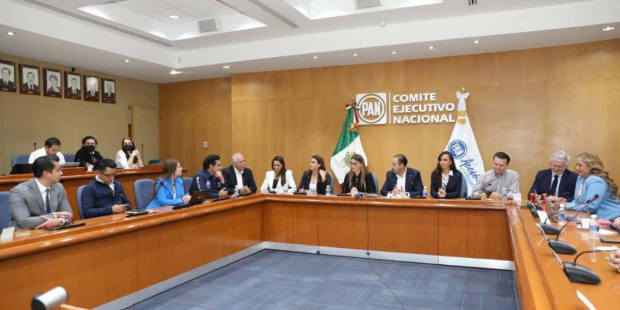La sesión estuvo encabezada por el presidente nacional del PAN, Marko Cortés Mendoza, y la secretaria general, Cecilia Patrón,.