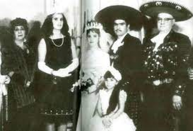 Una de las fotos de la boda de Vicente Fernández y Cuquita