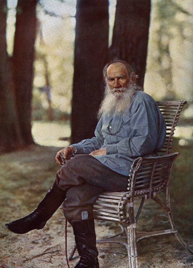 León Tolstoi en una fotografía de 1908.