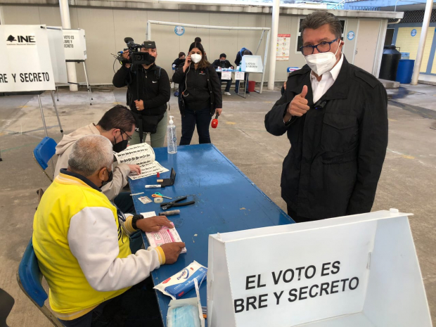 Ricardo Monreal pide a ciudadanos acudir a votar en jornada de Revocación de Mandato.