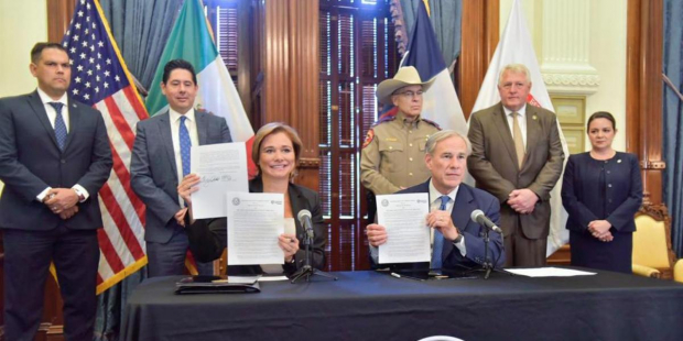 La gobernadora de Chihuahua, Maru Campos, y Greg Abbott.