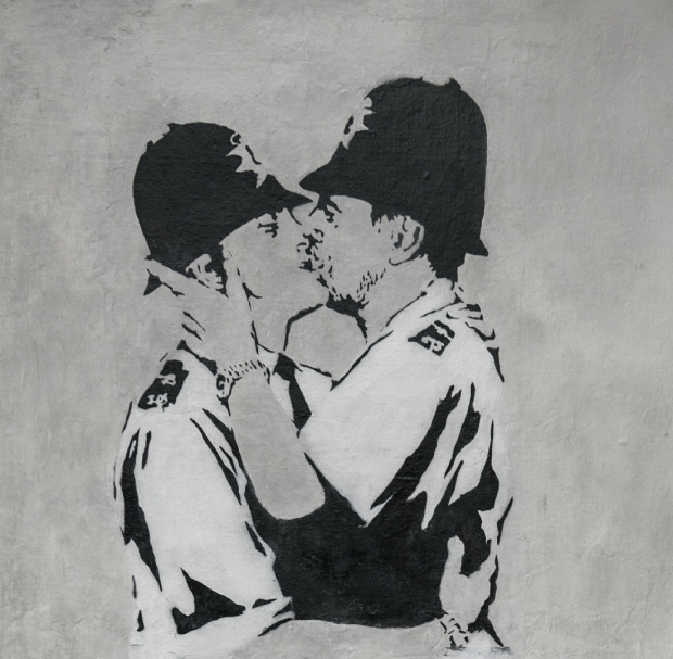 Policías besándose, mural, detalle, Brighton, 2005.