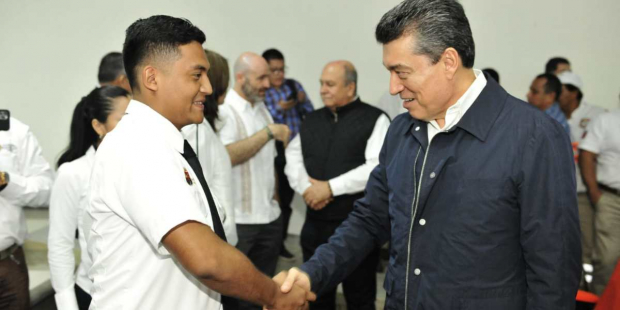 El gobernador Rutilio Escandón Cadenas afirmó que en Chiapas se está cumpliendo con la misión de que los vehículos aéreos oficiales sean para atender emergencias de protección civil, seguridad y salud.