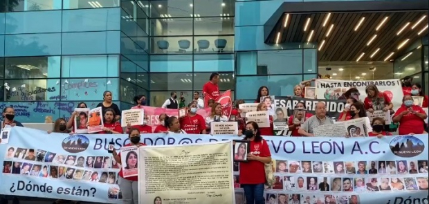 En Nuevo León acudieron a una protesta en el edificio de la Fiscalía
