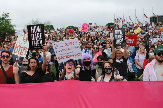 Mujeres en marcha a favor del aborto.