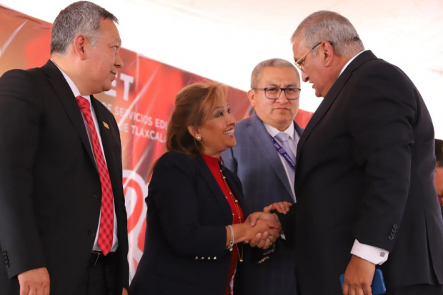 La gobernadora Lorena Cuéllar Cisneros encabezó la celebración del Día de la Maestra y el Maestro,