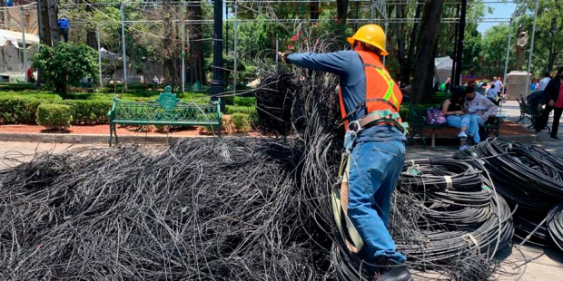 Al 20 de mayo en los jardines Hidalgo y Centenario, así como en las calles Belisario Domínguez, en su tramo Centenario-Carrillo Puerto, se ha quitado más de una tonelada de cable aéreo
