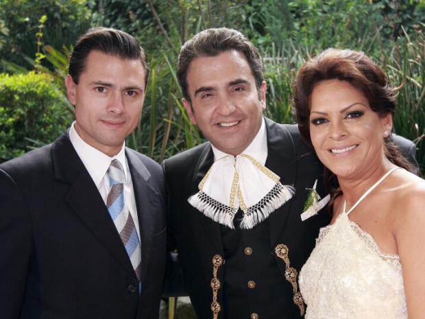 Enrique Peña Nieto fue uno de los invitados a la boda de Vicente Fernández Jr. y Mara Patricia Castañeda
