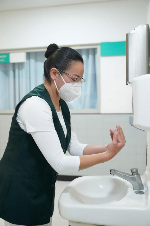 El IMSS resaltó la importancia del correcto lavado de manos como parte de las medidas sanitarias contra COVID-19.
