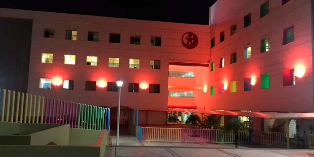 Monumentos históricos, edificios, hospitales y sitios emblemáticos fueron iluminados de rojo por el Día Mundial del Donante de Sangre