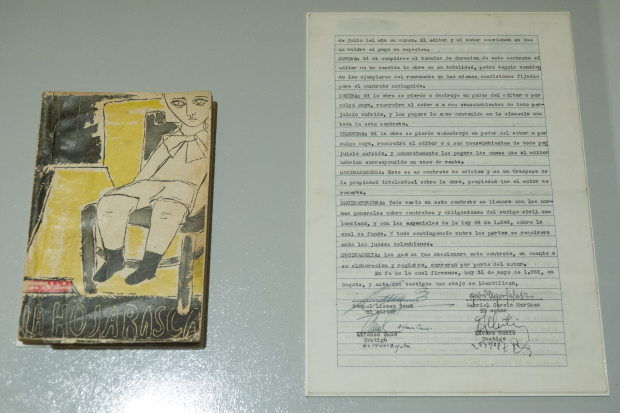 Contrato que firmó para  la publicación de La hojarasca.