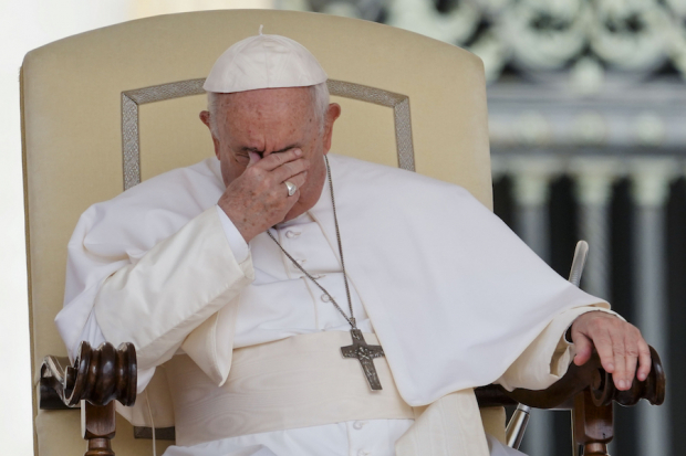El pontífice se dijo triste y consternado por los homicidios.