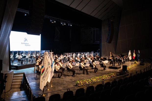 Los 90 jóvenes que participan tomaron clases en línea de enero a julio 2022 a través de la Academia Virtual Azteca con maestros de la London Philharmonia Orchestra y la Mahler Chamber Orchestra, entre otras.