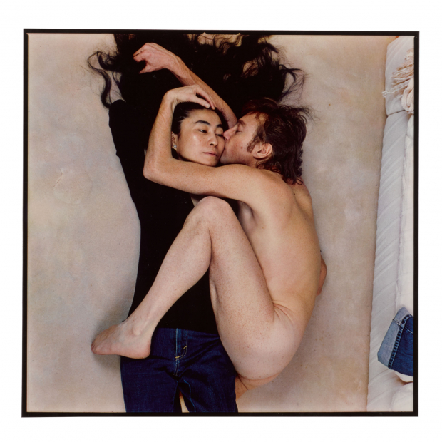Yoko Ono y John Lennon bajo la lente de Annie Leibovitz.