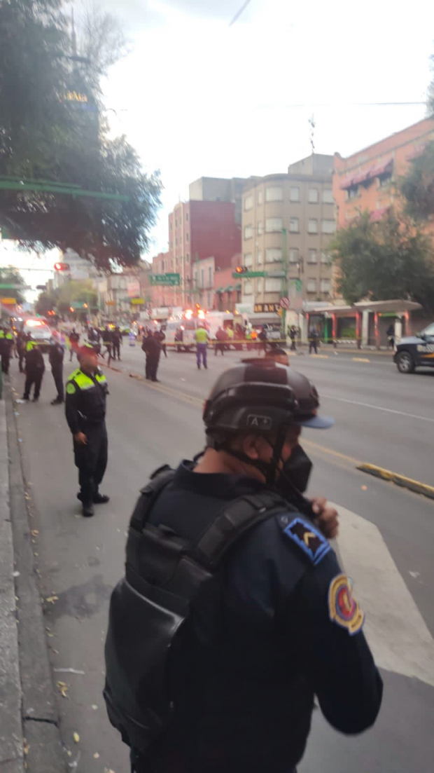 Incendio en la Plaza de la Tecnología moviliza a los cuerpos de emergencia de la CDMX