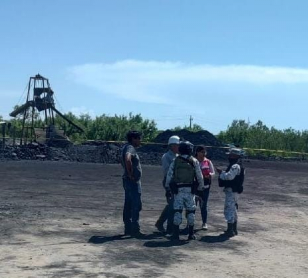 Se desplegaron elementos de la Guardia Nacional en la zona donde ocurrió el derrumbe de la mina.