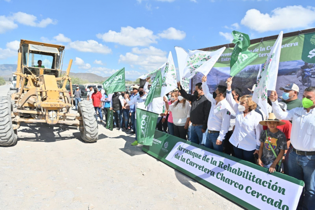 Gallardo Cardona enfatizó que con una inversión de cuatro millones de pesos se realizará el rescate de la carretera en Charco Cercado.