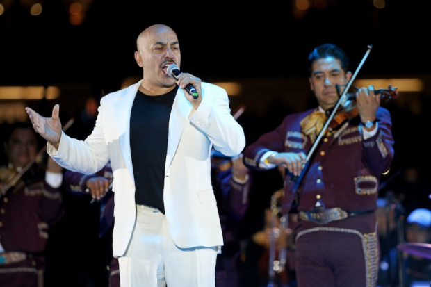 Lupillo Rivera durante un concierto.