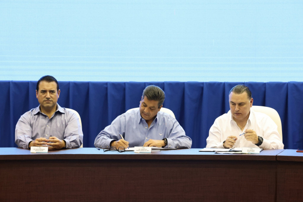 El gobernador de Tamaulipas, Francisco García Cabeza de Vaca, decretpo la creación del Área Natural Protegida (ANP) de la Mariposa Monarca.
