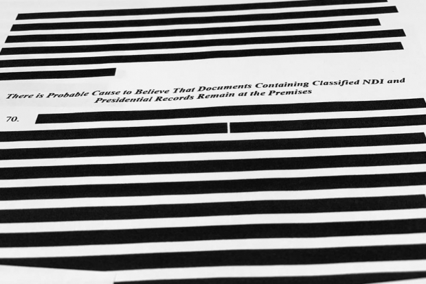 Página de la declaración jurada del FBI en apoyo de la obtención de una orden de allanamiento para la propiedad Mar-a-Lago.