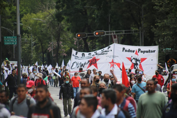 Aspecto de la marcha a un mes de que se cumplan 8 años de la desaparición de los normalistas de Ayotzinapa