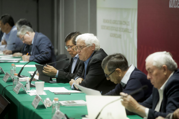 Víctor Villalobos Arámbula convoca a aumentar la sustentabilidad del sector agroalimentario.