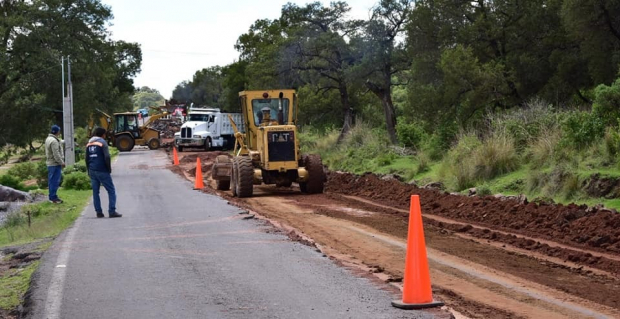 el gobierno de Tlaxcala realizará durante 2022 trabajos de mantenimiento y rehabilitación en 29 carreteras de la entidad