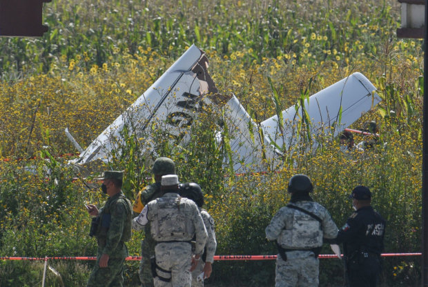 Una aeronave se accidentó en el municipio de Otzolotepec. La zona se encuentra acordonada por policías municipales, Guardia Nacional y Ejército.