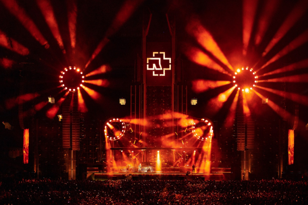 Escenario del concierto de Rammstein.