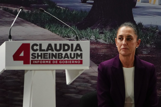 Claudia Sheinbaum durante su informe de gobierno por su cuarto año de trabajo, en la explanada de la alcaldía Iztacalco.