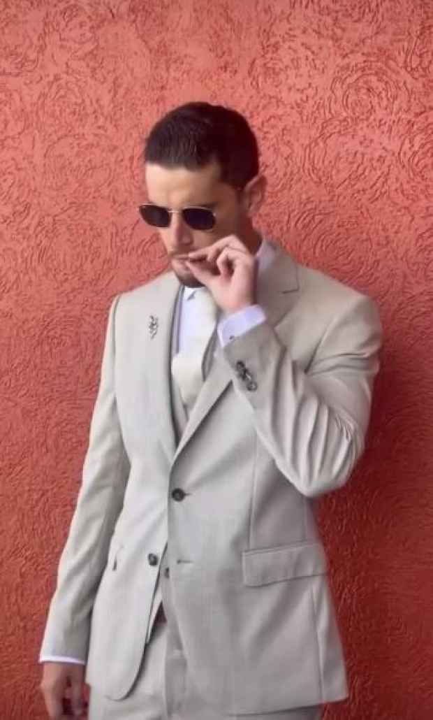 Adrián Marcelo fumando marihuana antes de su boda