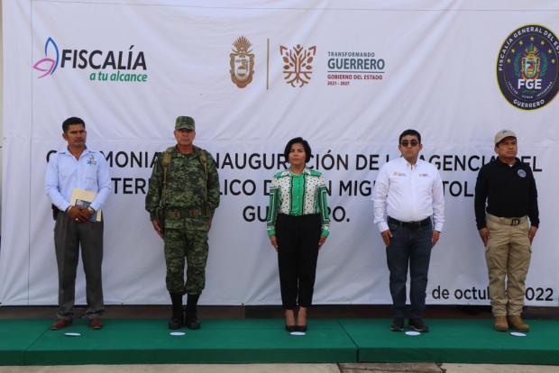 La fiscal general de Guerrero, Sandra Luz Valdovinos Salmerón, durante la inauguración de la Agencia del Ministerio Público del Fuero Común, Auxiliar e Integral en San Miguel Totolapan.