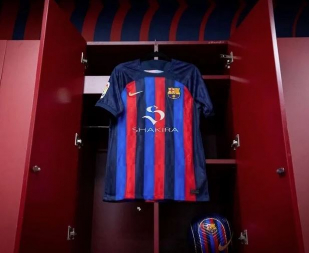 Playera del Barcelona que usaría Piqué con logo de Shakira