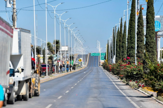 La obra de 1.26 kilómetros, que hoy puso en marcha Gallardo Cardona, contempla el puente con una longitud de 376 metros con cuatro carriles.