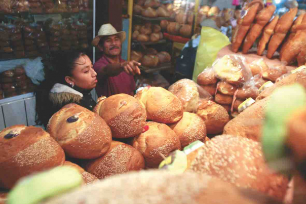 Si quieres probar un delicioso pan de yema que se elabora en Valles Centrales, acude al Mercado 20 de Noviembre donde encontrarás una gran diversidad.