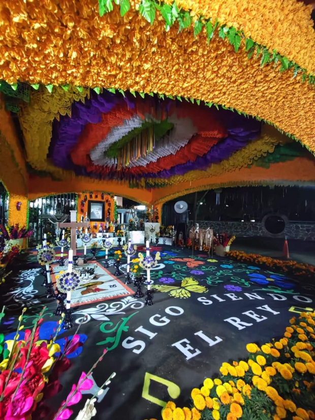 Vicente Fernández: Recuerdan al cantante con espectacular altar de Día de  Muertos; fans lo pueden visitar (FOTOS)