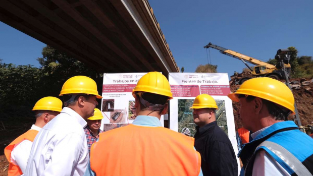 Enrique Alfaro participa en pormenorizar detalles de las obras en el municipio de Tepatitlán.